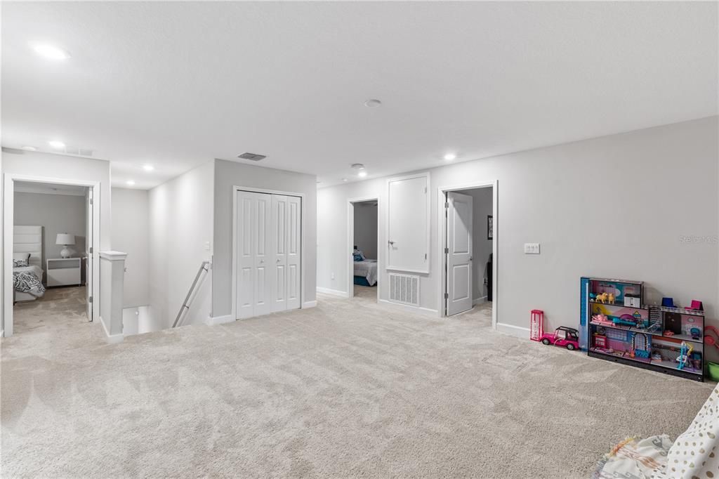 For Sale: $460,000 (4 beds, 2 baths, 3034 Square Feet)