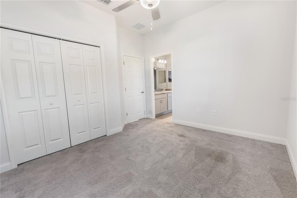 待售: $368,900 (4 贝兹, 2 浴室, 2056 平方英尺)