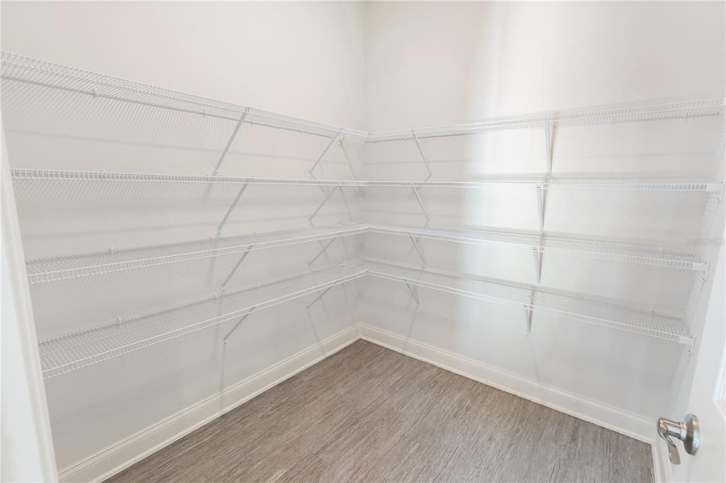 待售: $368,900 (4 贝兹, 2 浴室, 2056 平方英尺)