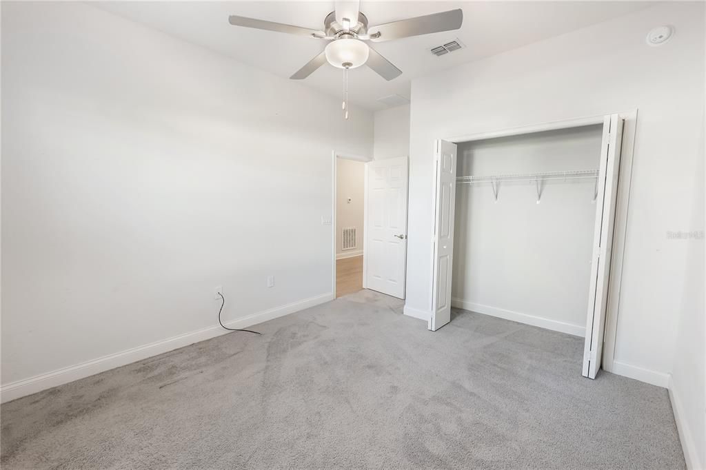 待售: $368,900 (4 贝兹, 2 浴室, 2056 平方英尺)