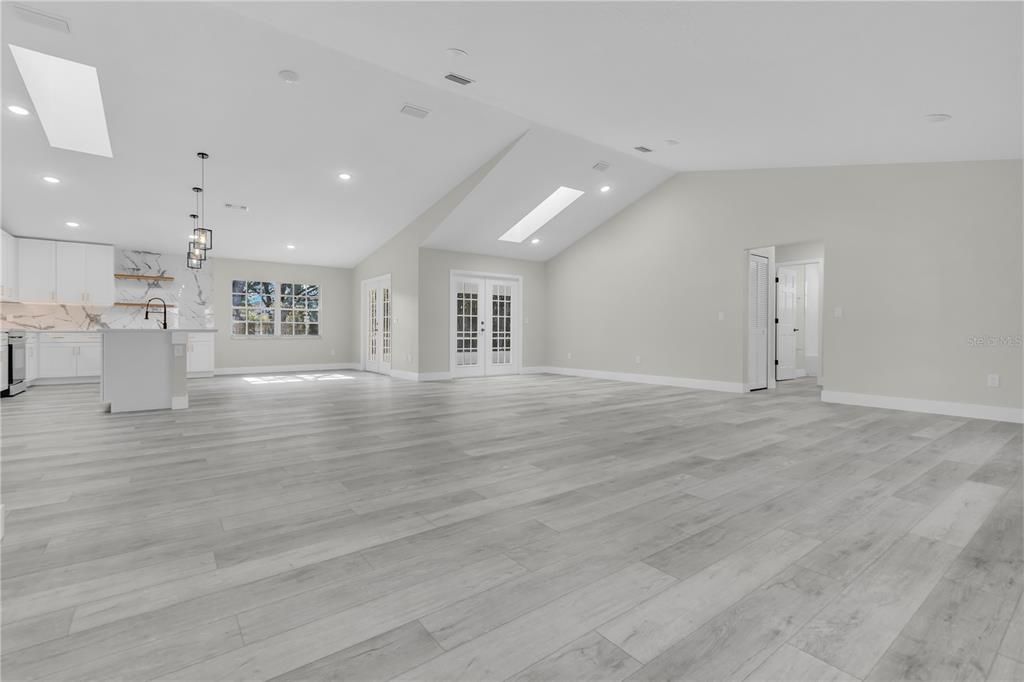 待售: $385,000 (3 贝兹, 2 浴室, 1910 平方英尺)