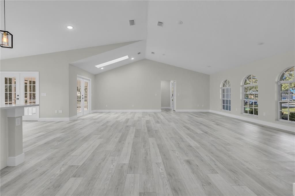 待售: $385,000 (3 贝兹, 2 浴室, 1910 平方英尺)