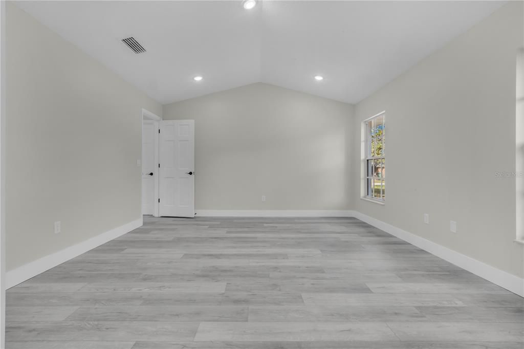 待售: $385,000 (3 贝兹, 2 浴室, 1910 平方英尺)