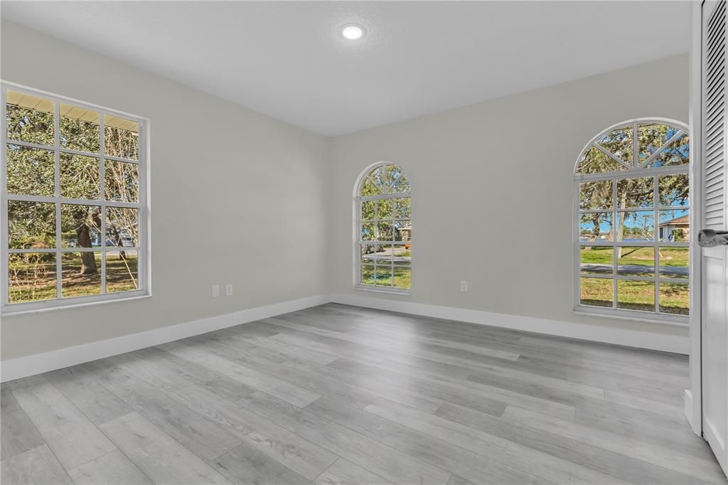 待售: $385,000 (3 贝兹, 2 浴室, 1910 平方英尺)