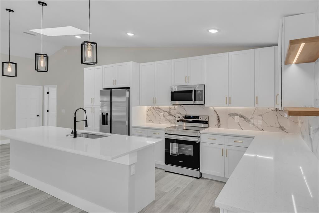 待售: $385,000 (3 贝兹, 2 浴室, 1910 平方英尺)