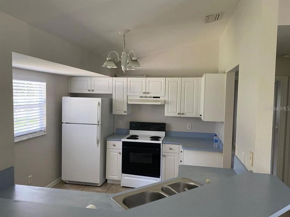 В аренду: $1,800 (3 спален, 2 ванн, 1192 Квадратных фут)