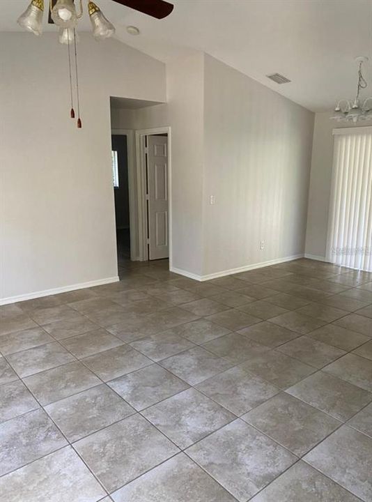 В аренду: $1,800 (3 спален, 2 ванн, 1192 Квадратных фут)