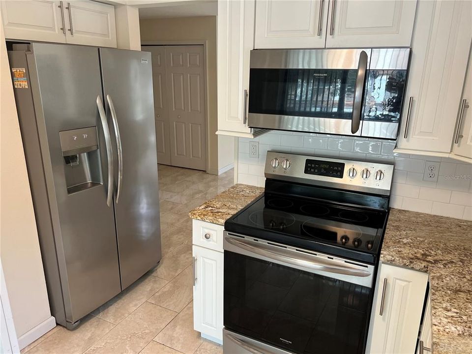 For Rent: $2,100 (2 beds, 2 baths, 1060 Square Feet)