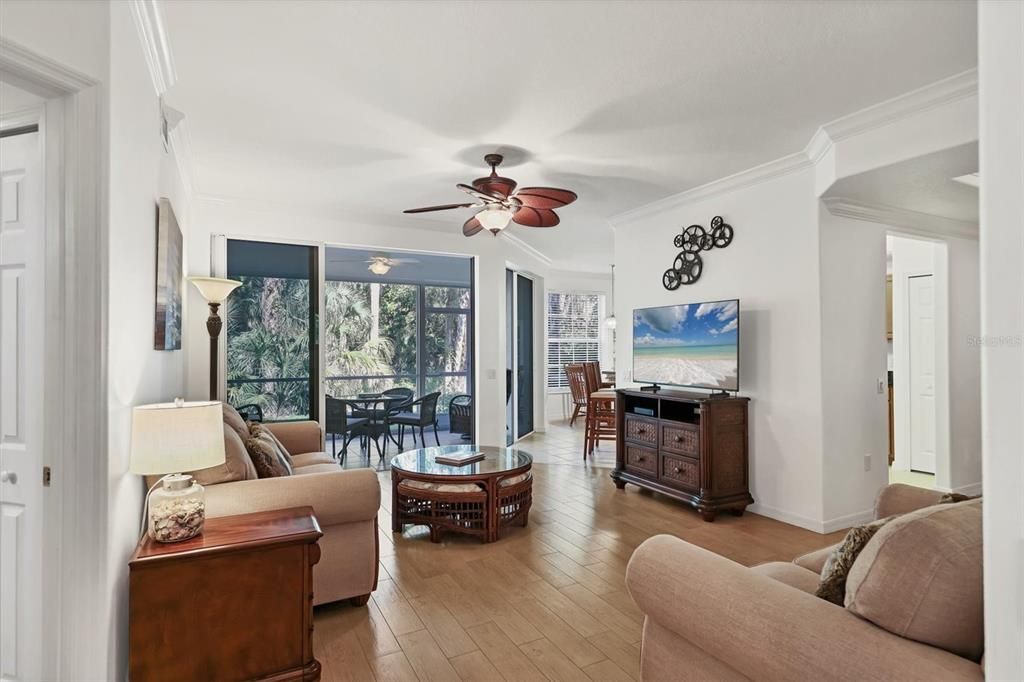 For Sale: $360,000 (2 beds, 2 baths, 1554 Square Feet)