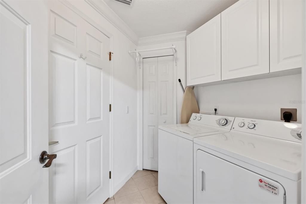 For Sale: $360,000 (2 beds, 2 baths, 1554 Square Feet)