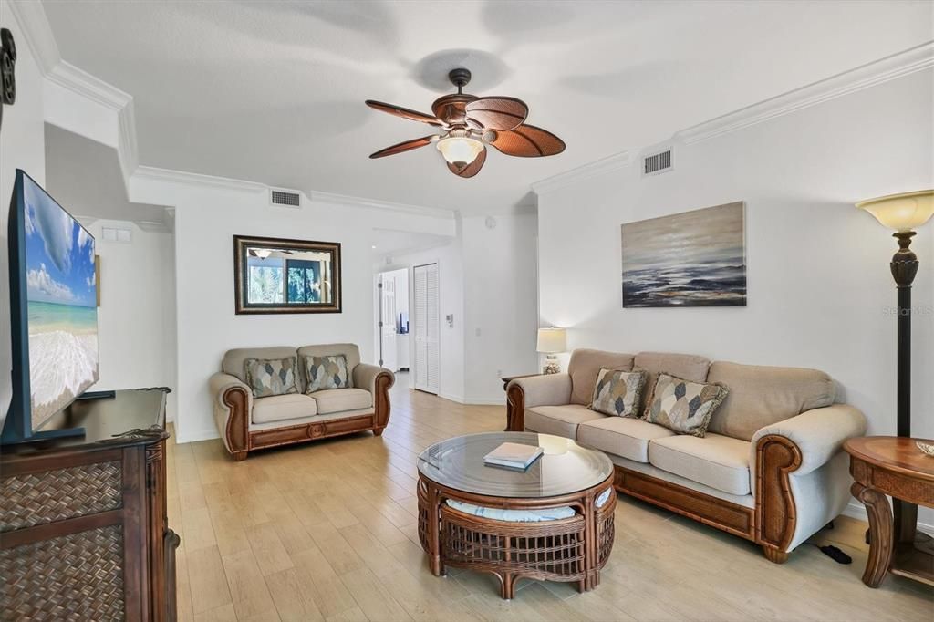 For Sale: $360,000 (2 beds, 2 baths, 1554 Square Feet)