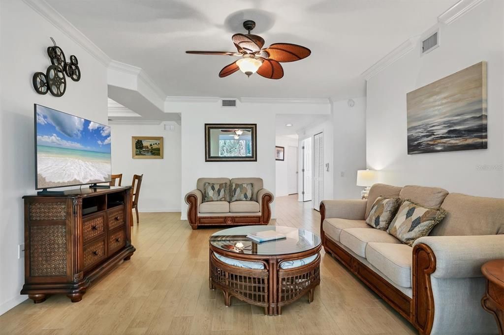 For Sale: $360,000 (2 beds, 2 baths, 1554 Square Feet)