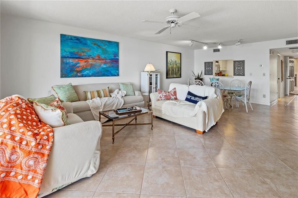 En Renta: $3,595 (2 camas, 2 baños, 1364 Pies cuadrados)