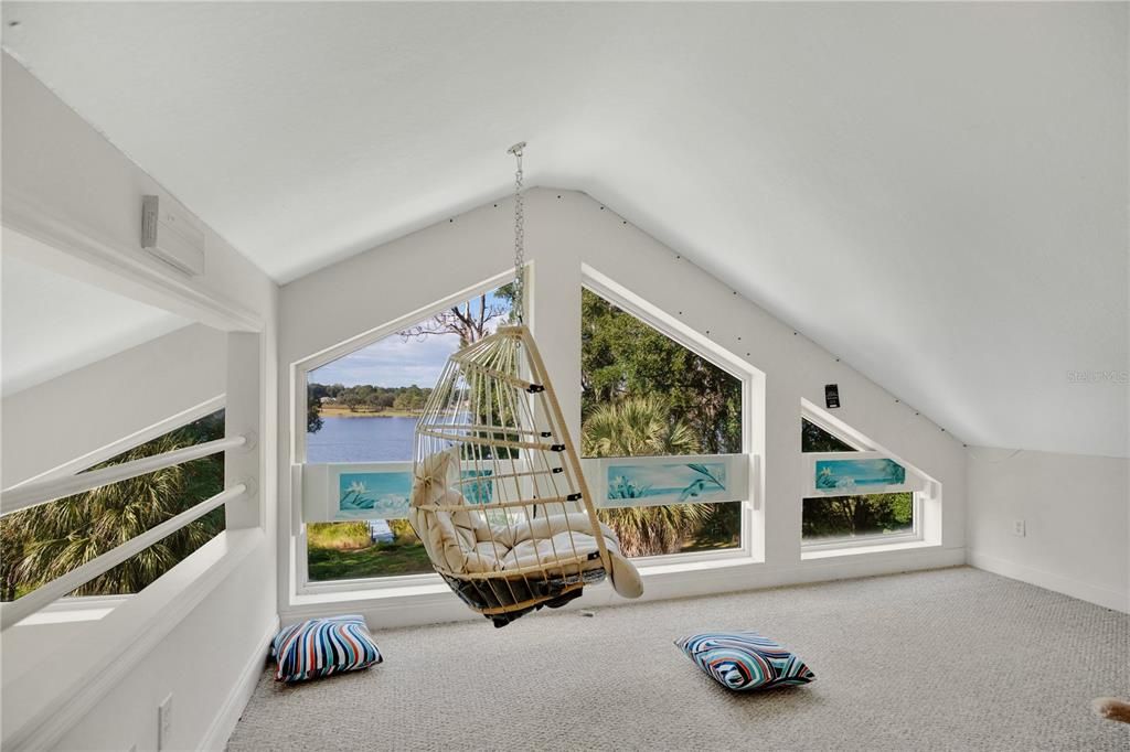 For Sale: $1,250,000 (6 beds, 4 baths, 4225 Square Feet)