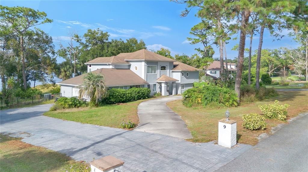 For Sale: $1,250,000 (6 beds, 4 baths, 4225 Square Feet)