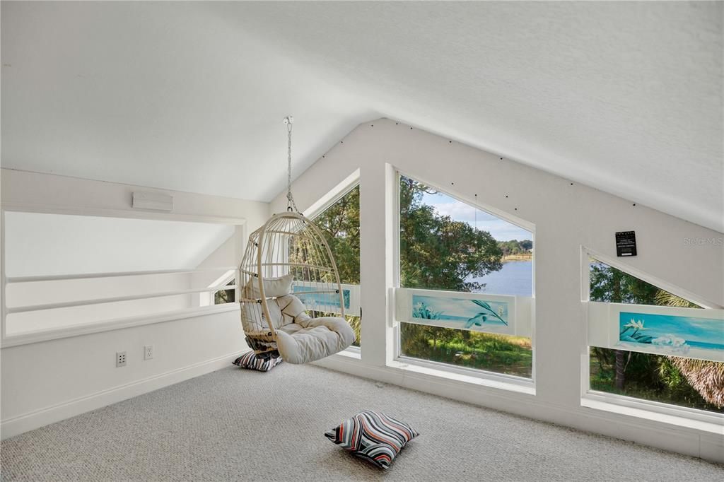 For Sale: $1,250,000 (6 beds, 4 baths, 4225 Square Feet)