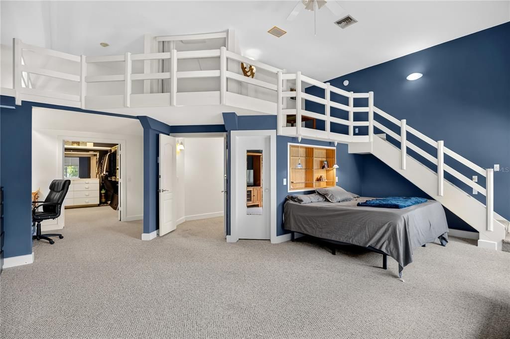 For Sale: $1,250,000 (6 beds, 4 baths, 4225 Square Feet)