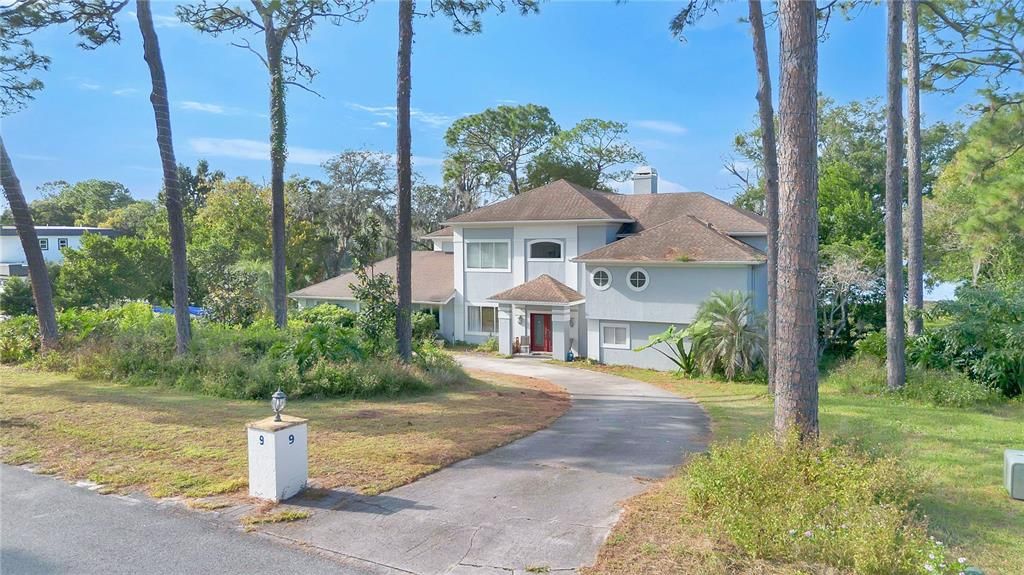 For Sale: $1,250,000 (6 beds, 4 baths, 4225 Square Feet)