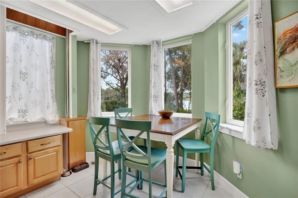 For Sale: $1,250,000 (6 beds, 4 baths, 4225 Square Feet)