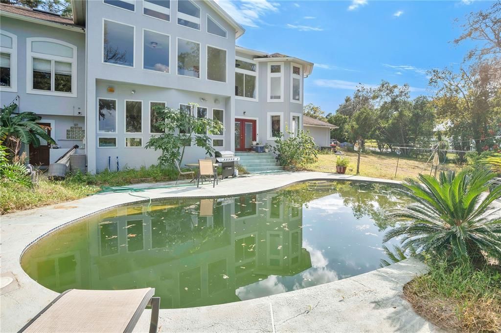 For Sale: $1,250,000 (6 beds, 4 baths, 4225 Square Feet)