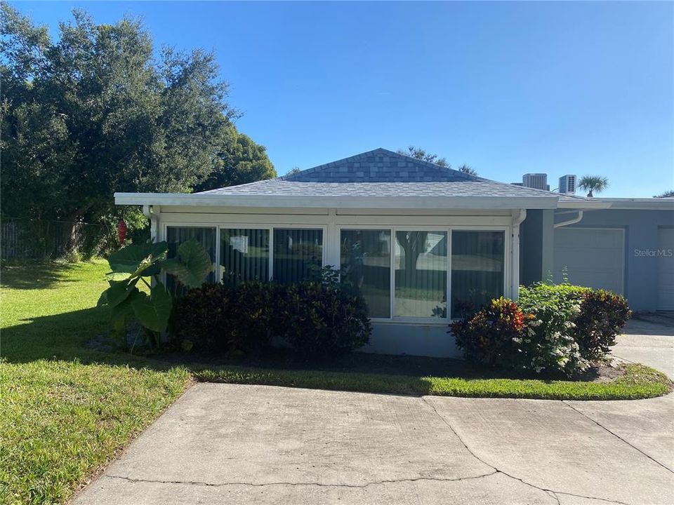 На продажу: $149,400 (1 спален, 1 ванн, 964 Квадратных фут)