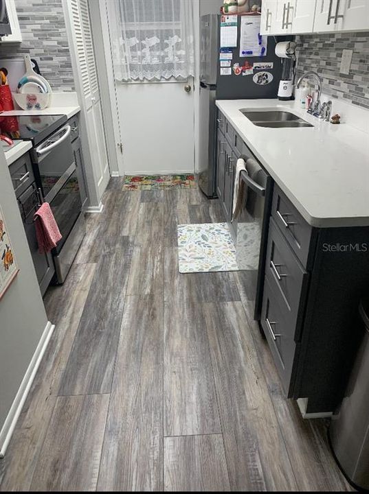 На продажу: $149,400 (1 спален, 1 ванн, 964 Квадратных фут)