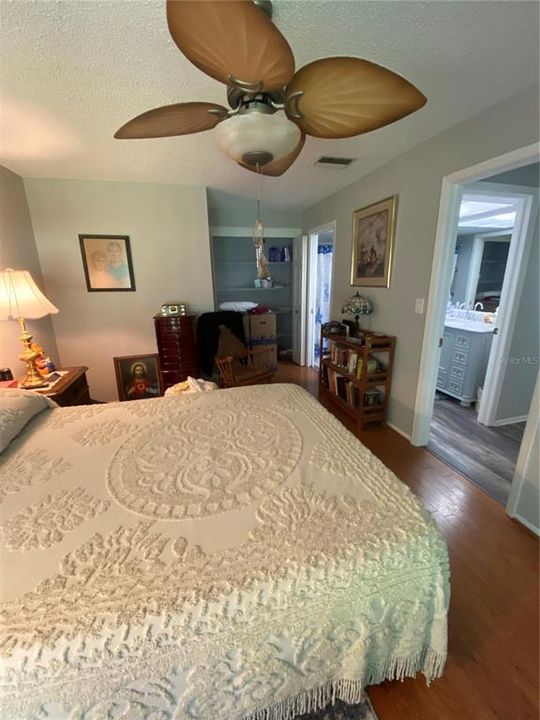 На продажу: $149,400 (1 спален, 1 ванн, 964 Квадратных фут)