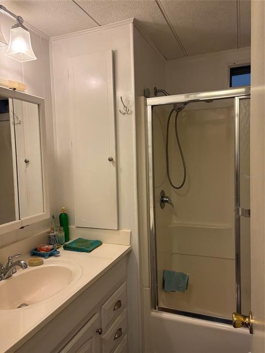 For Sale: $120,000 (2 beds, 1 baths, 1000 Square Feet)