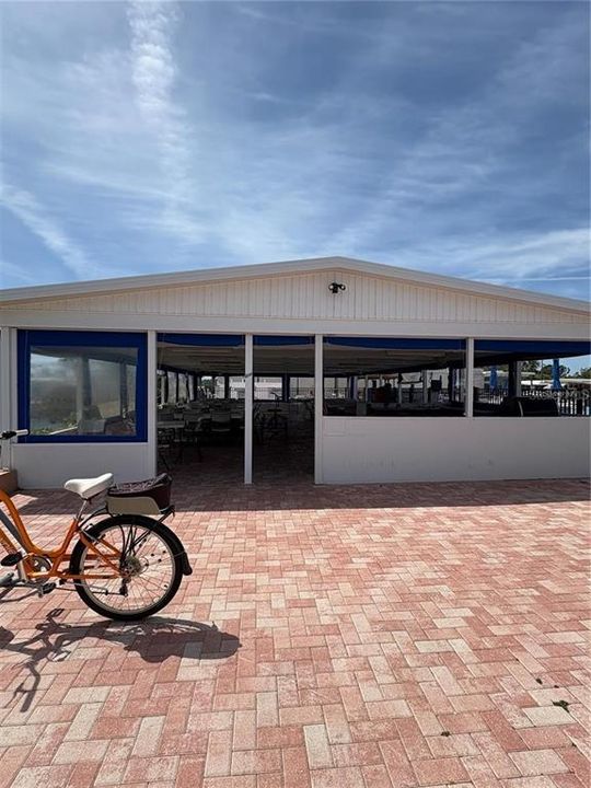 For Sale: $120,000 (2 beds, 1 baths, 1000 Square Feet)