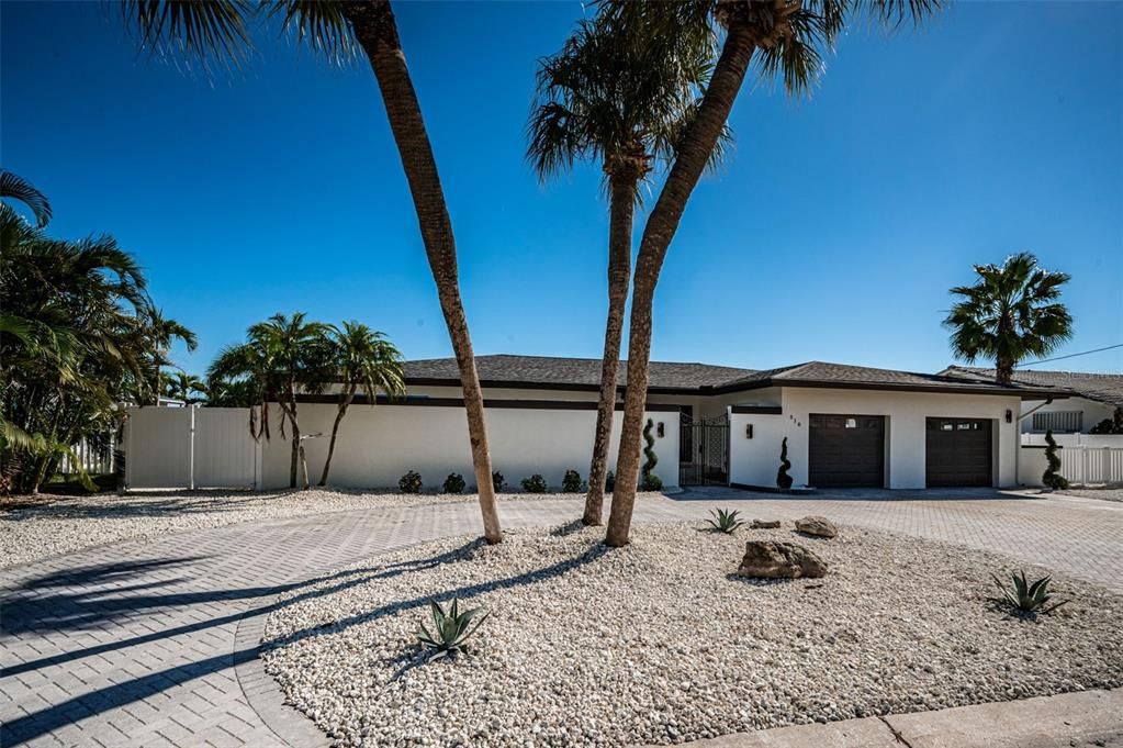 En Renta: $7,500 (4 camas, 3 baños, 2438 Pies cuadrados)