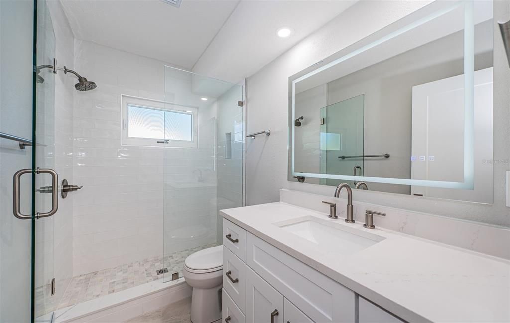 En Renta: $7,500 (4 camas, 3 baños, 2438 Pies cuadrados)