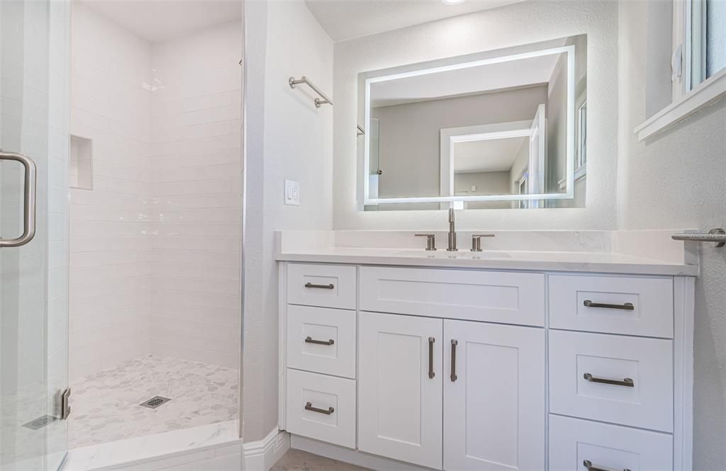 En Renta: $7,500 (4 camas, 3 baños, 2438 Pies cuadrados)