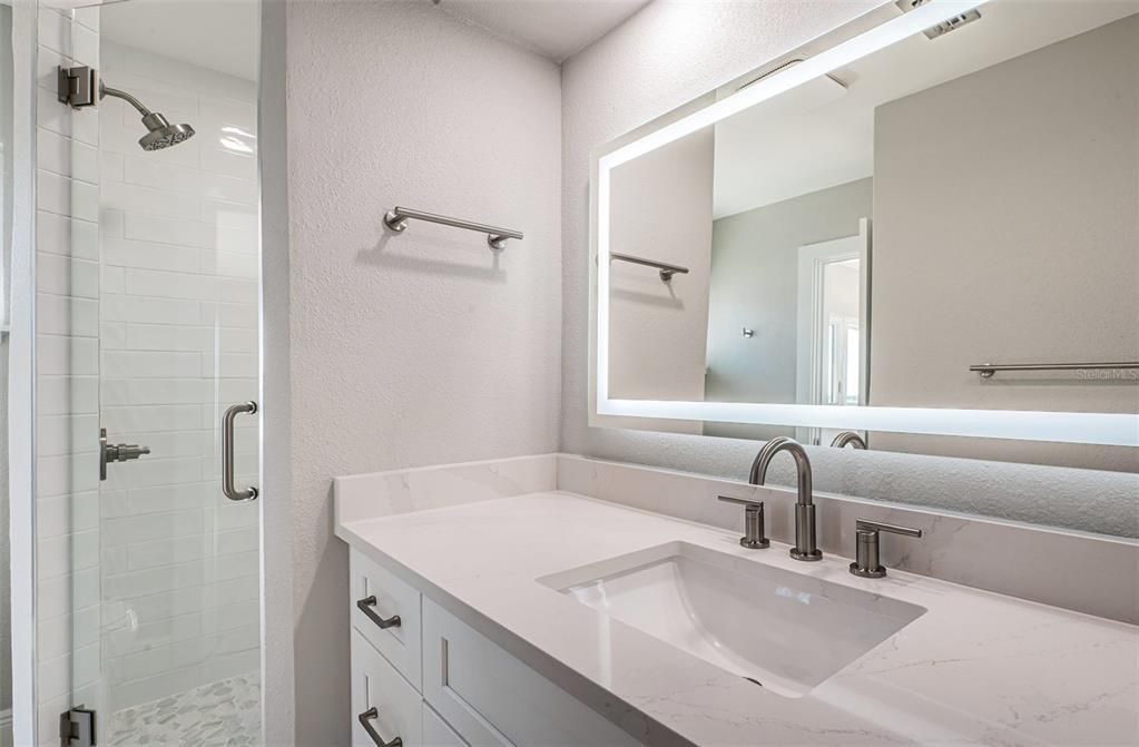 En Renta: $7,500 (4 camas, 3 baños, 2438 Pies cuadrados)