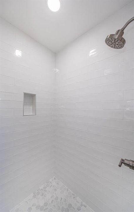 En Renta: $7,500 (4 camas, 3 baños, 2438 Pies cuadrados)