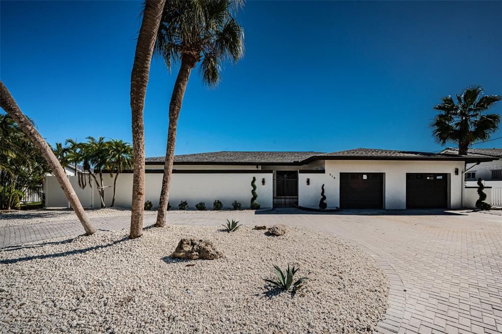 En Renta: $7,500 (4 camas, 3 baños, 2438 Pies cuadrados)