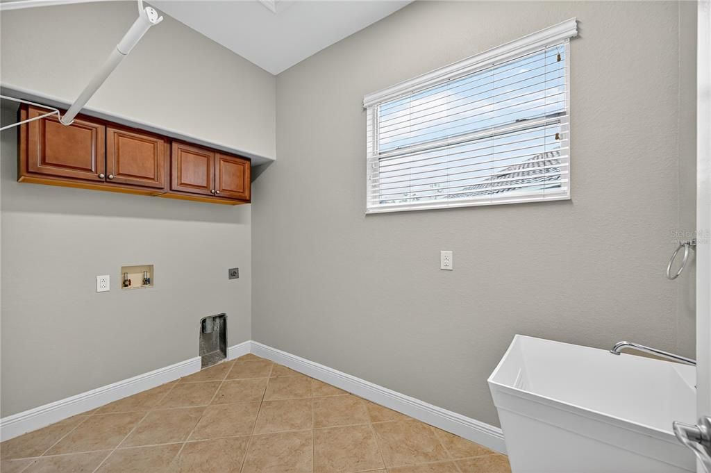 Active With Contract: $594,900 (4 beds, 3 baths, 3144 Square Feet)