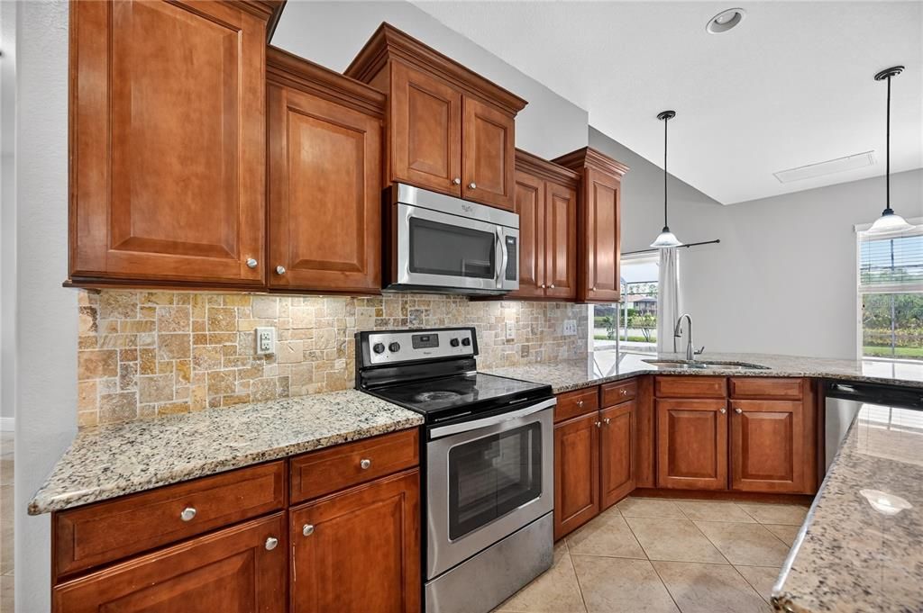 Active With Contract: $594,900 (4 beds, 3 baths, 3144 Square Feet)