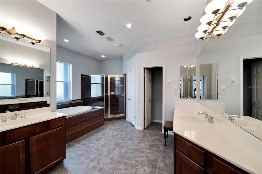 For Sale: $1,900,000 (5 beds, 3 baths, 5391 Square Feet)