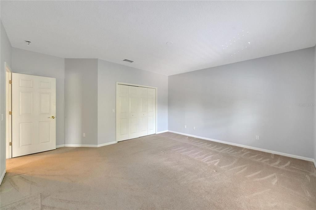 For Sale: $1,900,000 (5 beds, 3 baths, 5391 Square Feet)