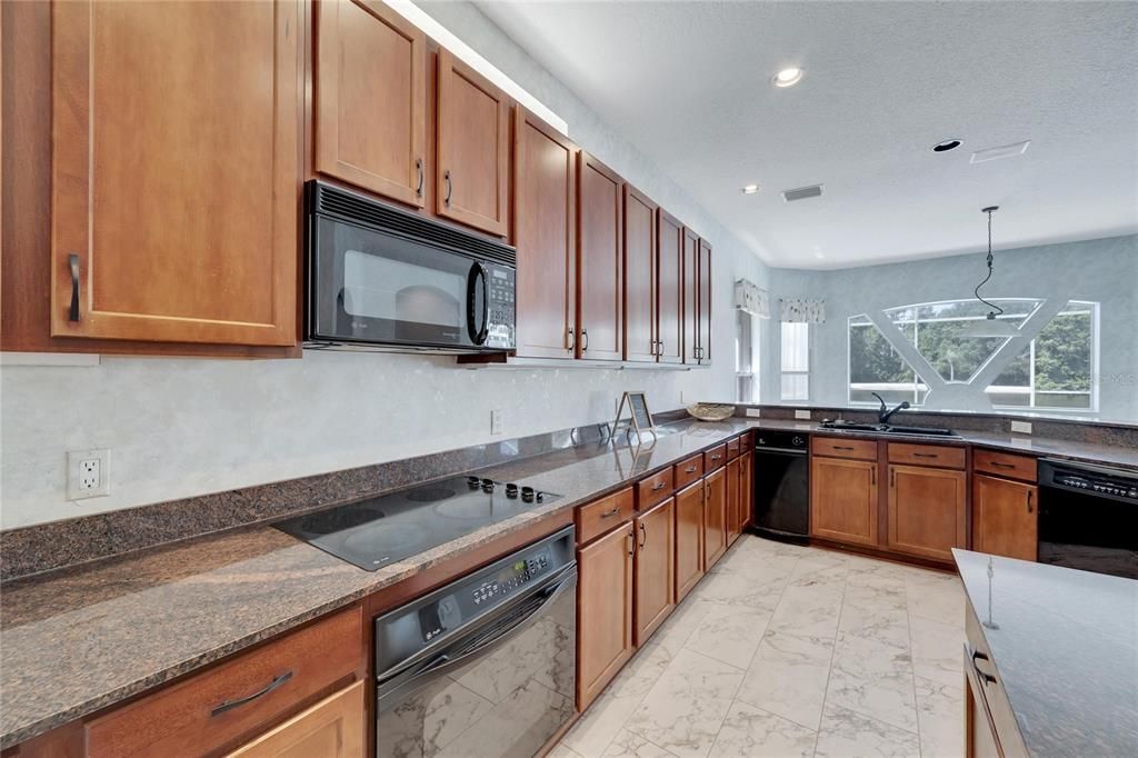 For Sale: $1,900,000 (5 beds, 3 baths, 5391 Square Feet)