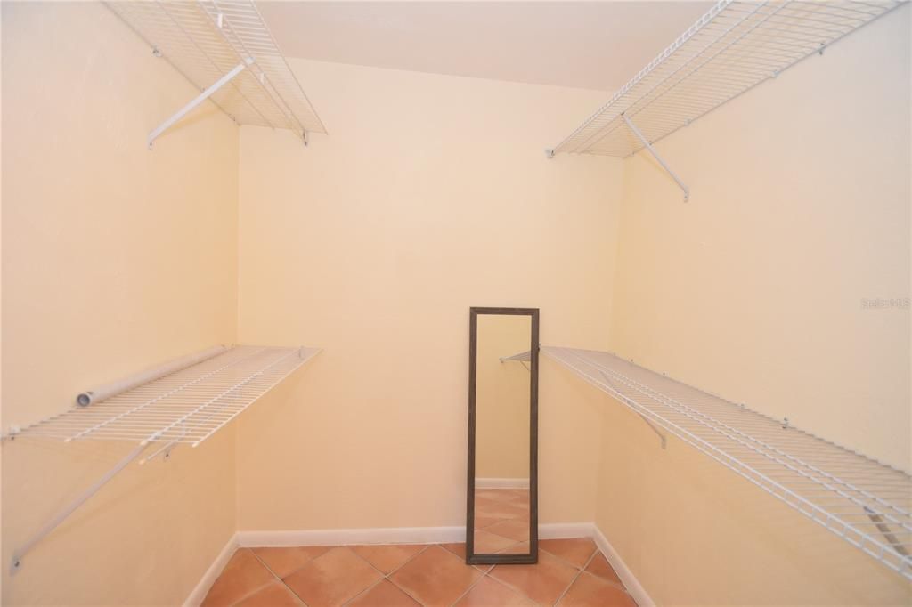 For Rent: $1,750 (3 beds, 2 baths, 1381 Square Feet)