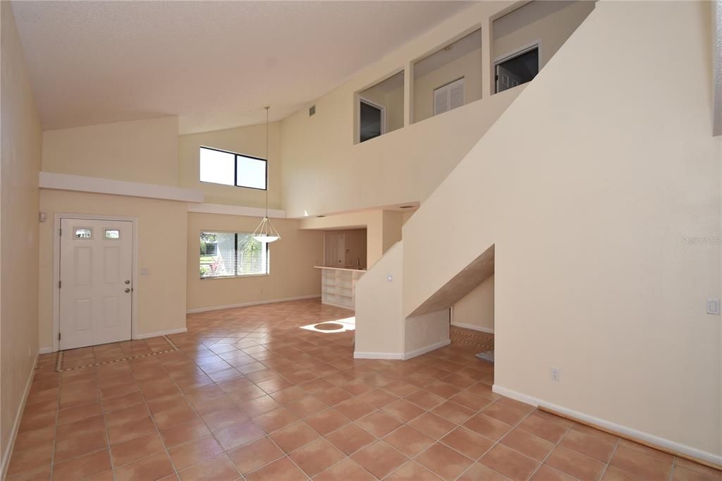 For Rent: $1,750 (3 beds, 2 baths, 1381 Square Feet)