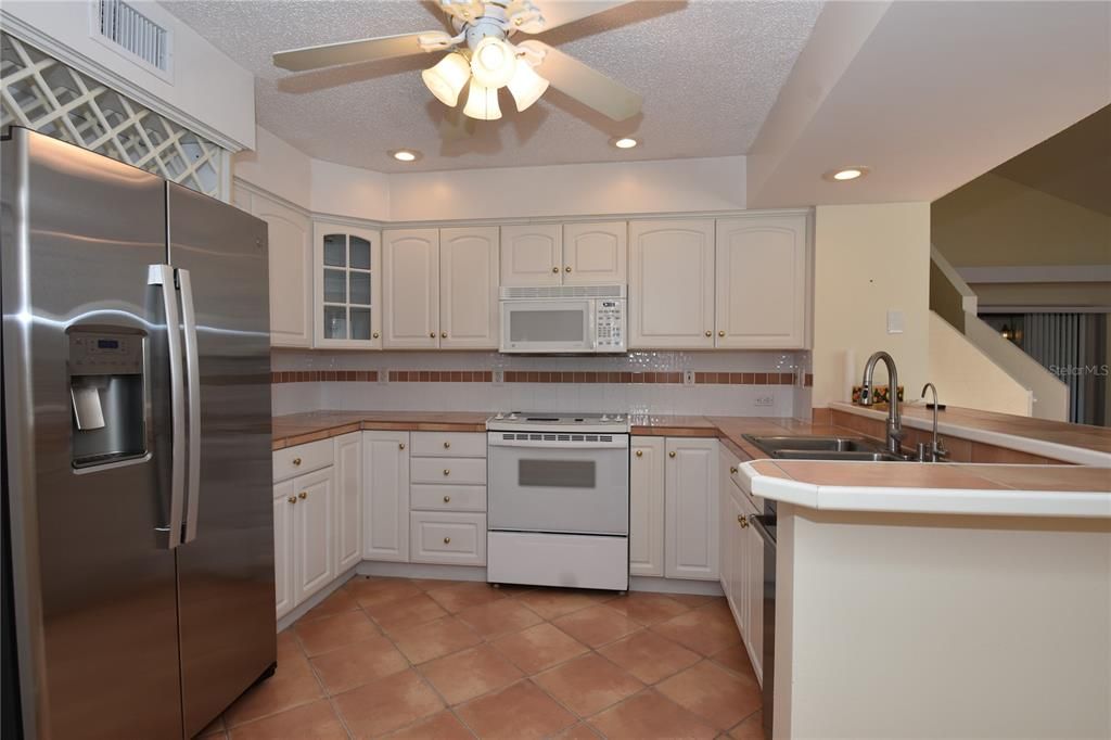 For Rent: $1,750 (3 beds, 2 baths, 1381 Square Feet)