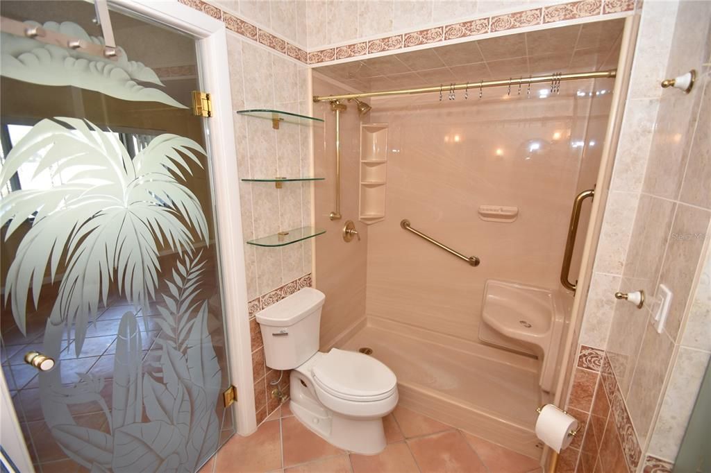 For Rent: $1,750 (3 beds, 2 baths, 1381 Square Feet)