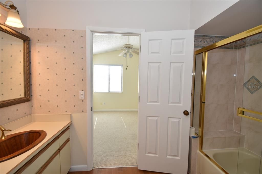 For Rent: $1,750 (3 beds, 2 baths, 1381 Square Feet)