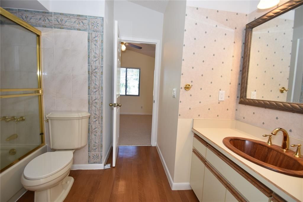 For Rent: $1,750 (3 beds, 2 baths, 1381 Square Feet)