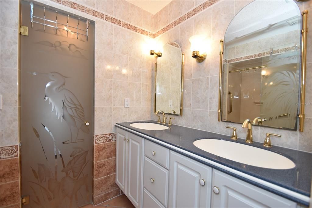 For Rent: $1,750 (3 beds, 2 baths, 1381 Square Feet)