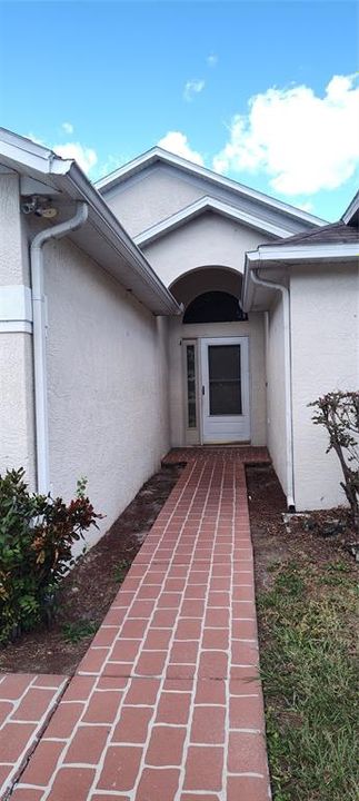 出租: $2,195 (4 贝兹, 2 浴室, 1590 平方英尺)