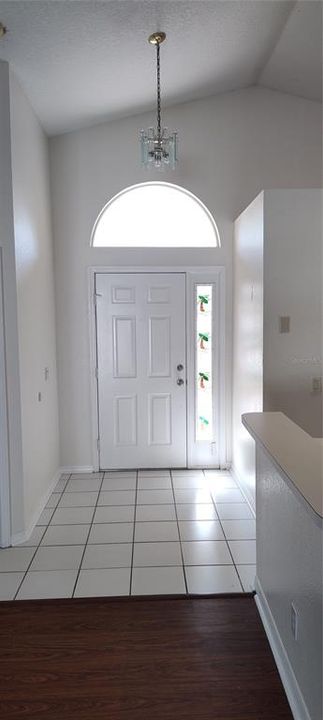 出租: $2,195 (4 贝兹, 2 浴室, 1590 平方英尺)