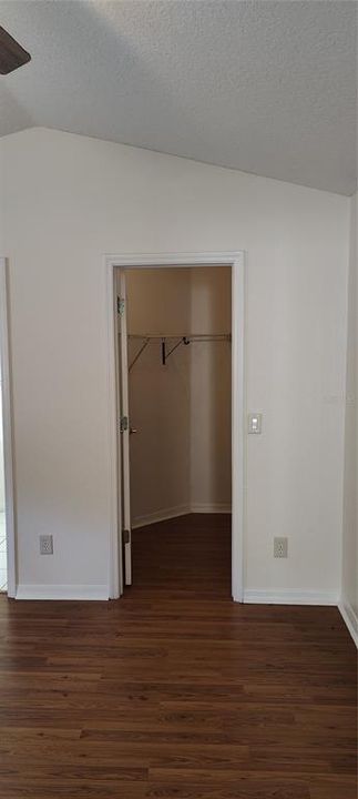 出租: $2,195 (4 贝兹, 2 浴室, 1590 平方英尺)